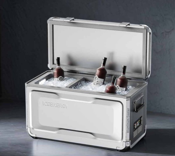 cr38_alu_kuehlbox_kompressor_open.jpg